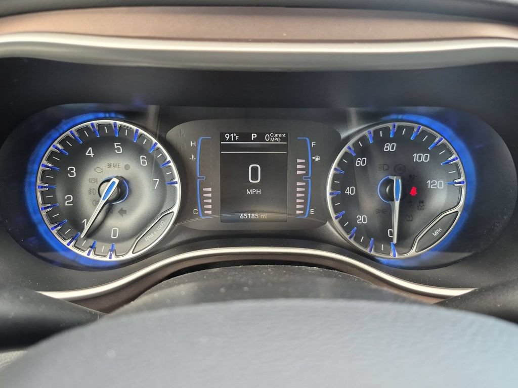 Used 2023 Chrysler Voyager LX FWD image 16