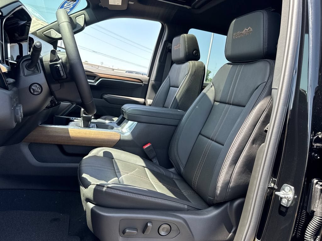 New 2026 Chevrolet Silverado 1500 High Country w/ Midnight Edition AWD/4WD image 17