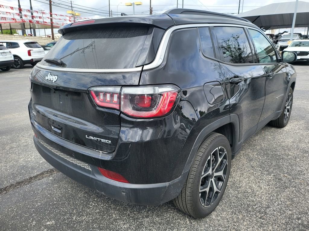 Used 2025 Jeep Compass Limited image 12