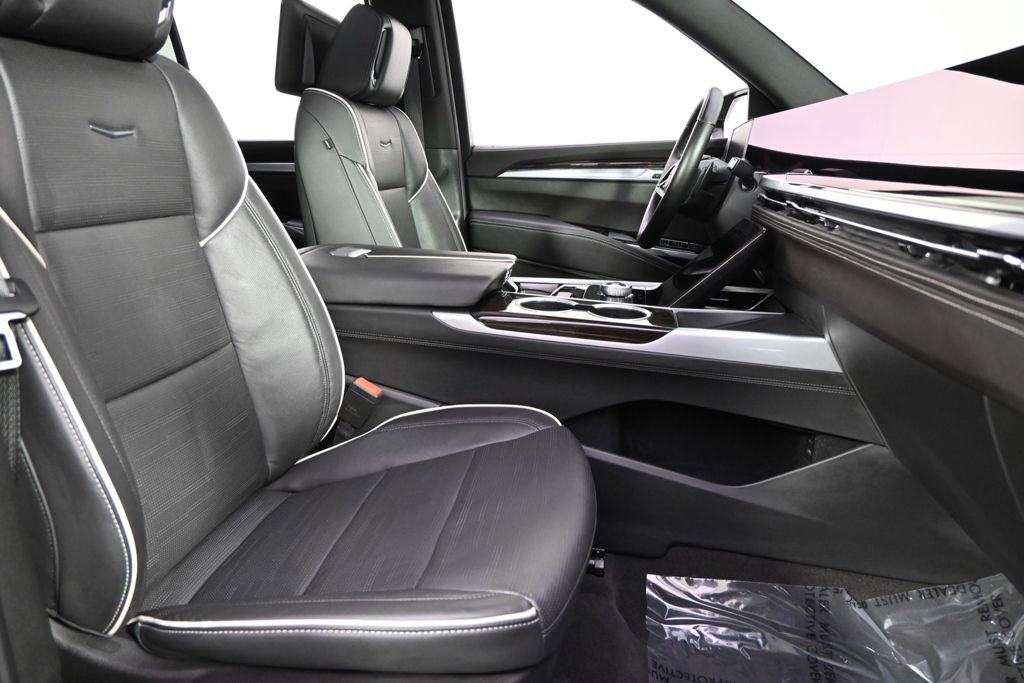 Certified 2025 Cadillac Escalade Premium Luxury image 16