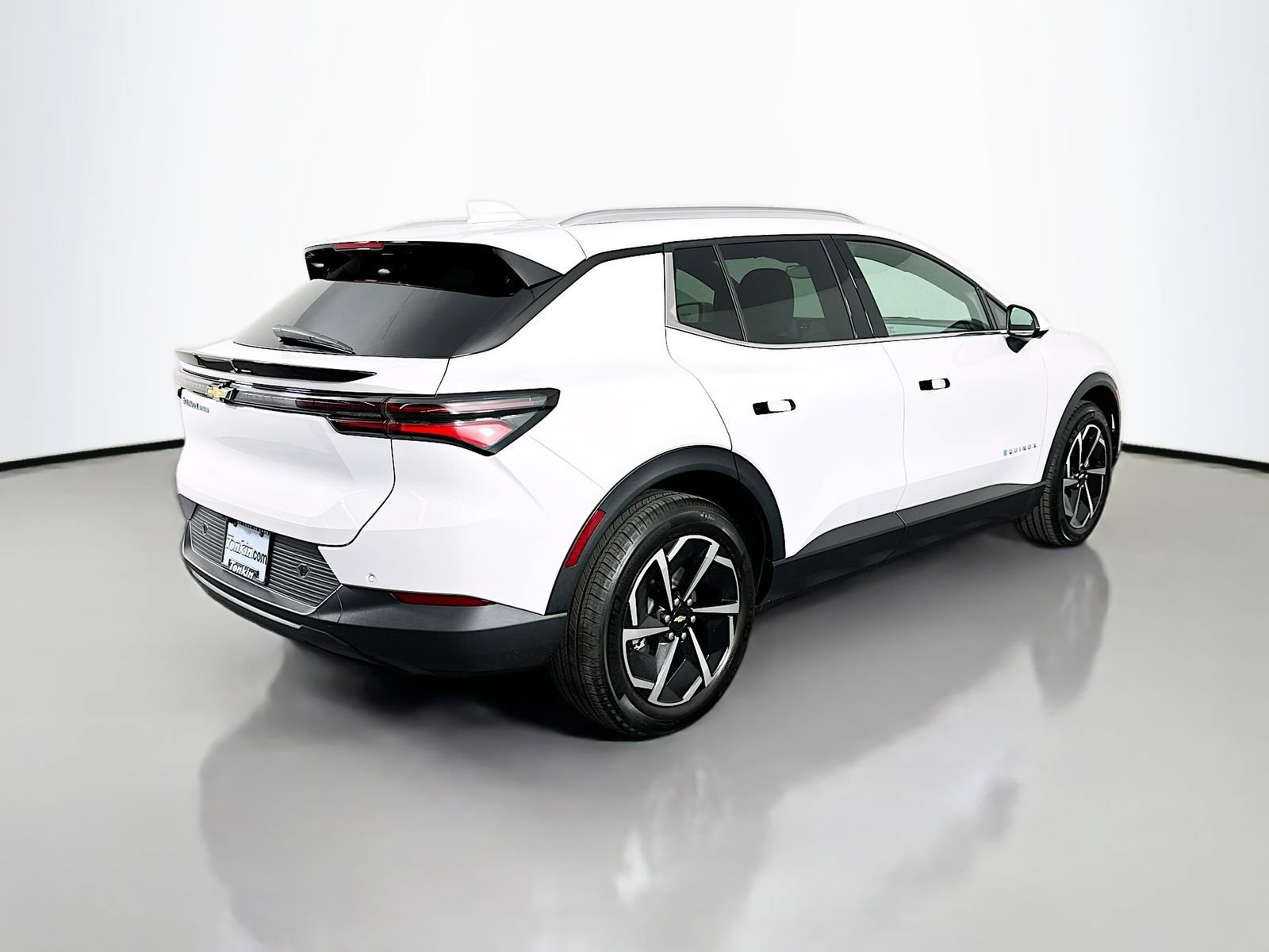 New 2026 Chevrolet Equinox EV LT AWD/4WD image 8