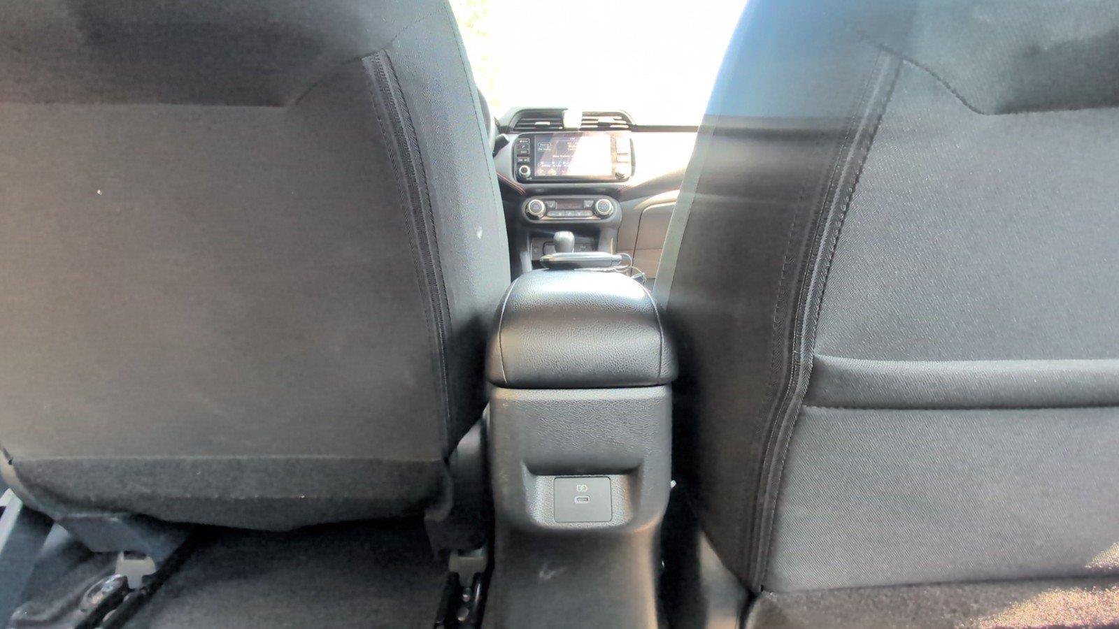 Used 2024 Nissan Versa SR FWD image 33