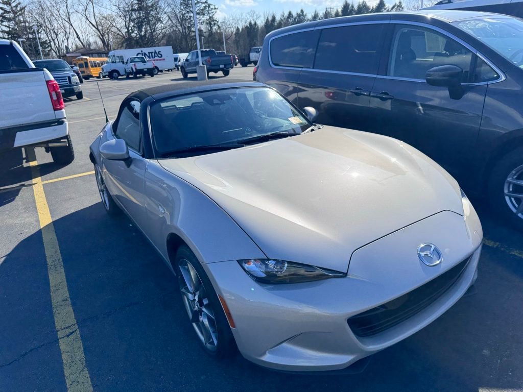 Used 2023 MAZDA MX-5 Miata Grand Touring image 3