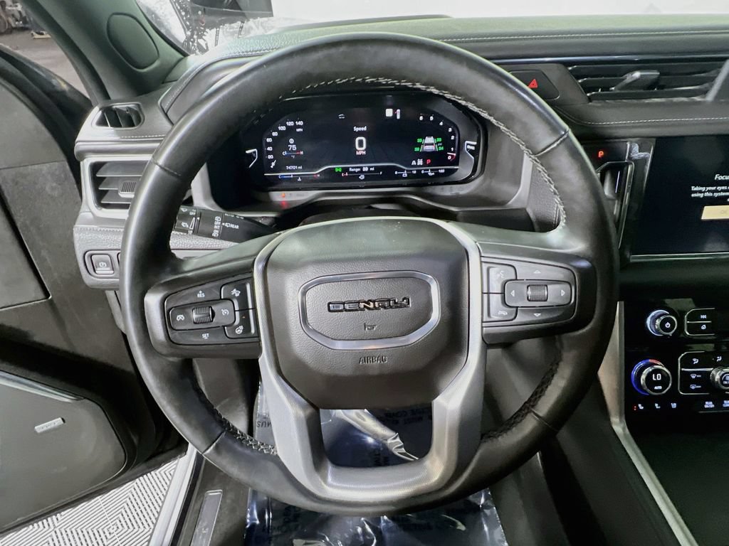 Used 2023 GMC Yukon XL Denali AWD/4WD image 10