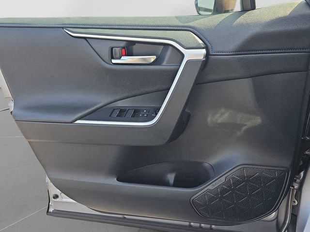 Used 2023 Toyota RAV4 XSE AWD/4WD image 30
