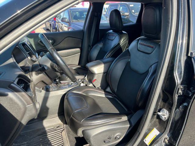 Certified 2019 Jeep Cherokee Trailhawk AWD/4WD image 18
