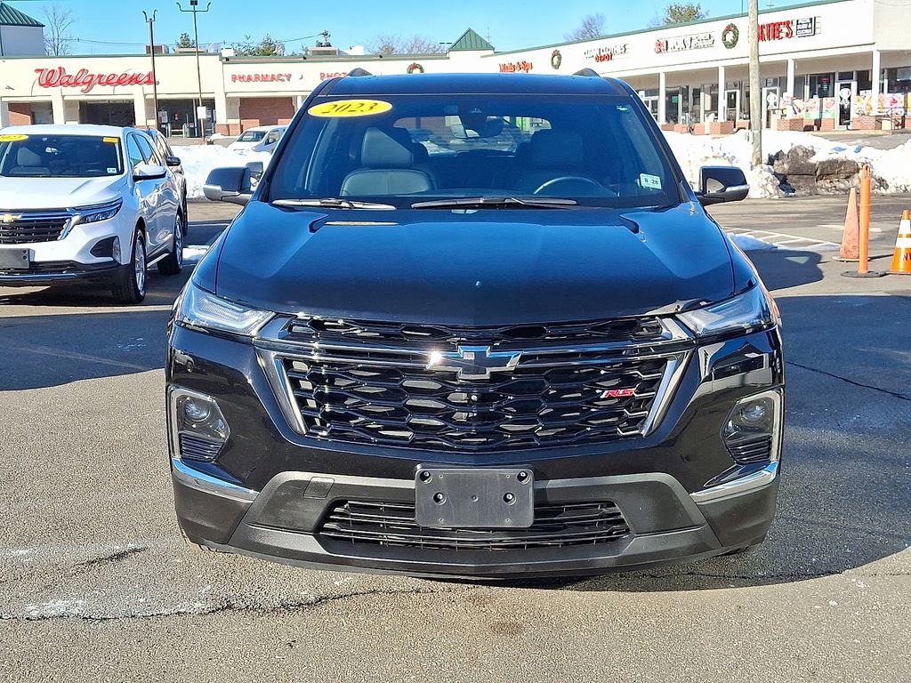 Used 2023 Chevrolet Traverse RS image 3