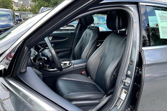 Used 2017 Mercedes-Benz E 300 4MATIC image 6