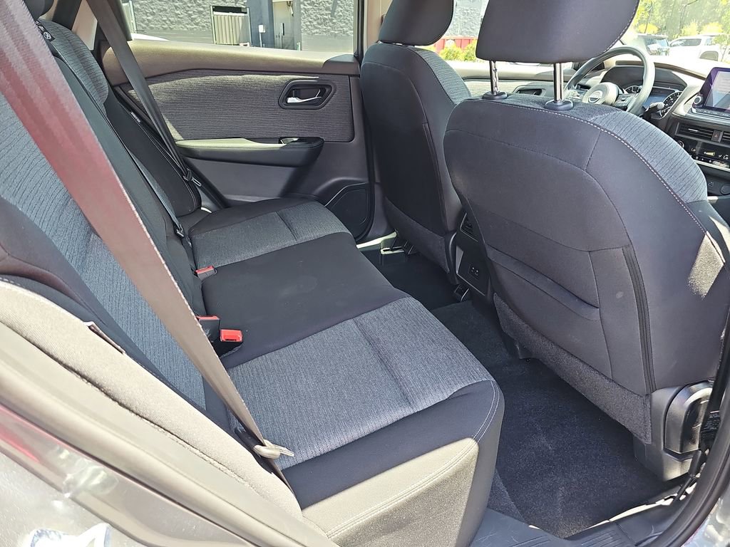 Used 2023 Nissan Rogue SV AWD/4WD image 15