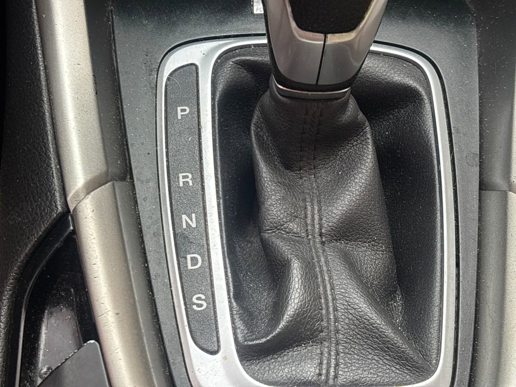 Used 2015 Ford Fusion SE FWD image 21