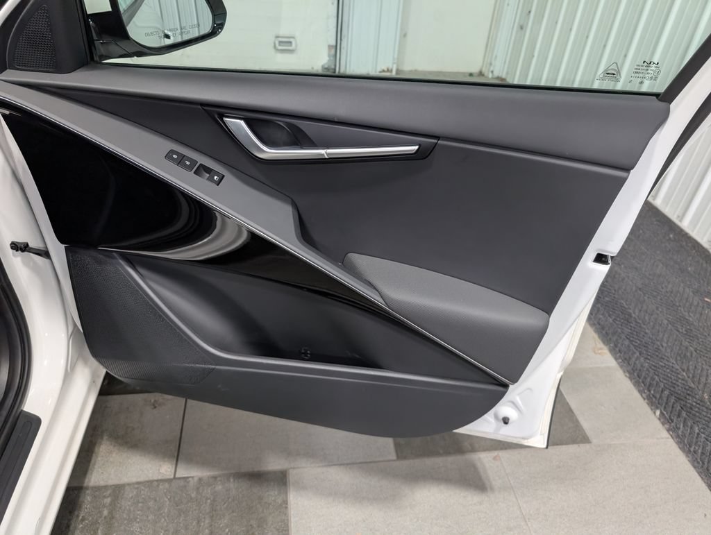 Used 2024 Kia Niro Wind FWD image 25