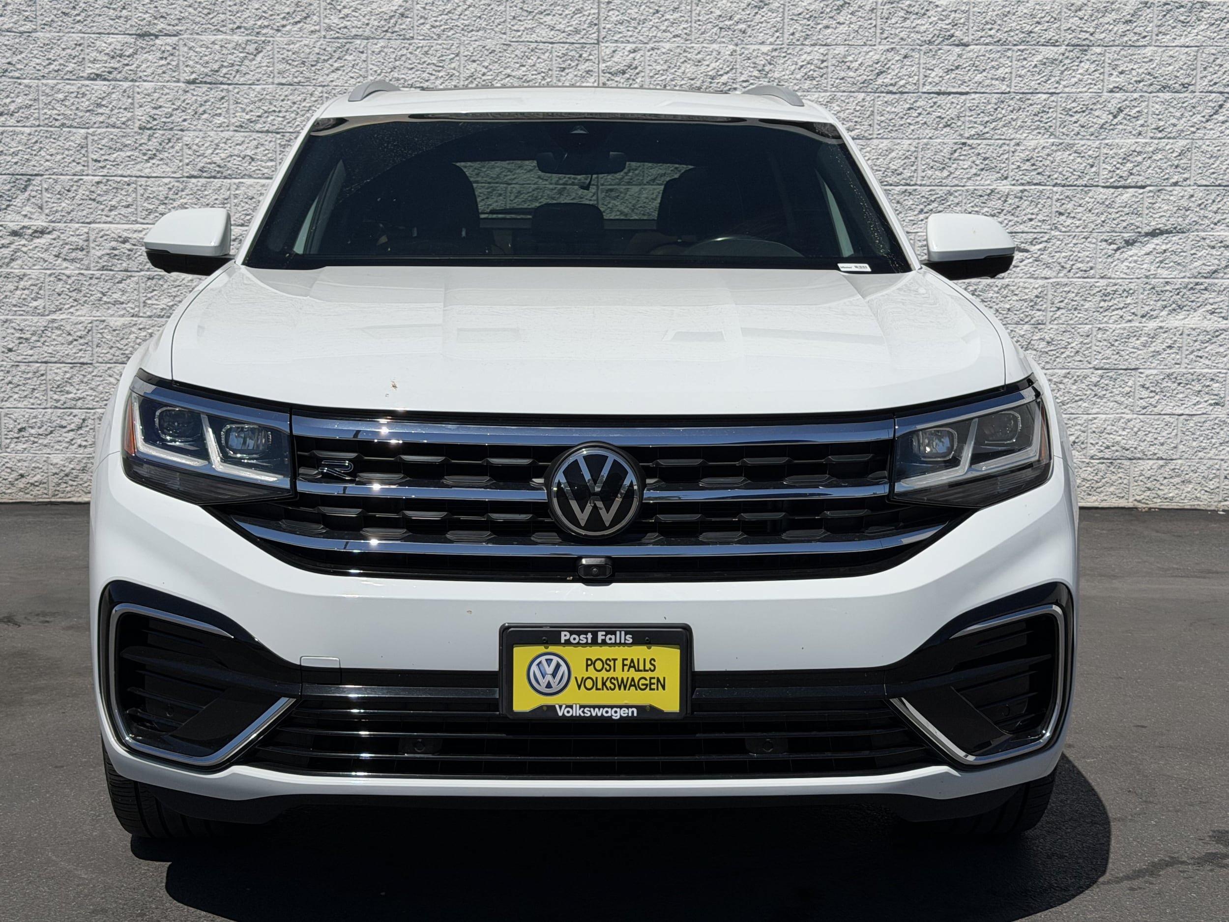 Used 2020 Volkswagen Atlas Cross Sport SEL Premium R-Line AWD/4WD image 2