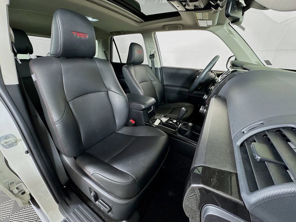 Used 2021 Toyota 4Runner Venture w/ Moonroof Package AWD/4WD image 29
