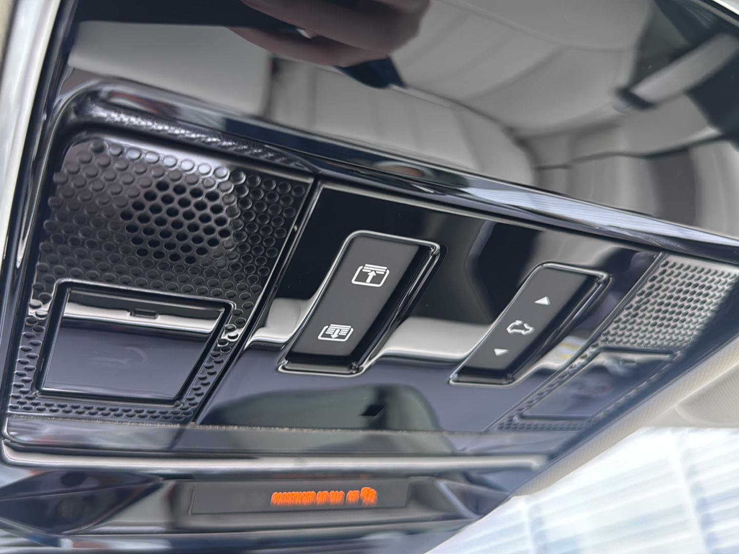 New 2026 Land Rover Range Rover SE AWD/4WD image 37