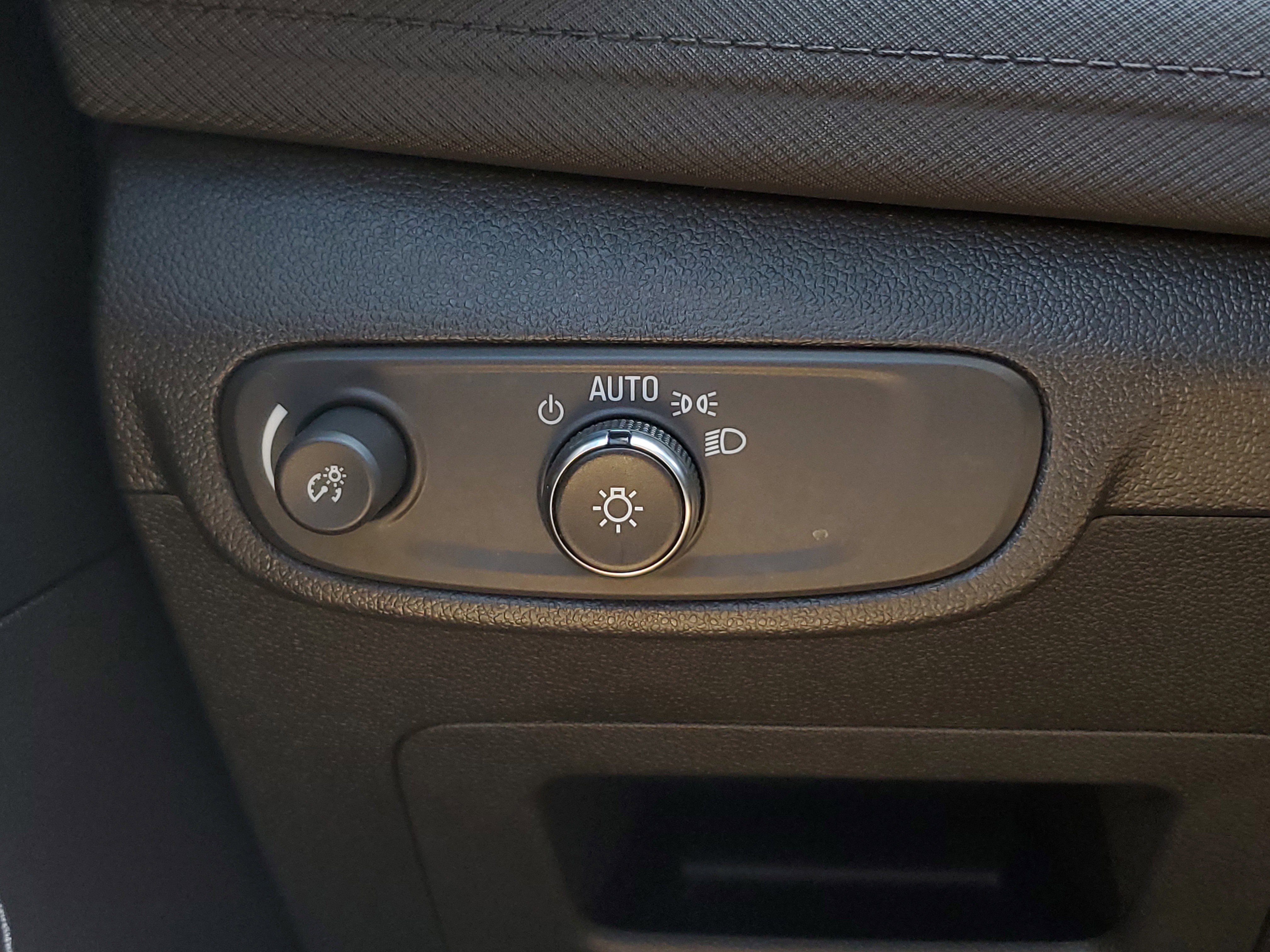 Used 2025 Chevrolet TrailBlazer LT FWD image 31