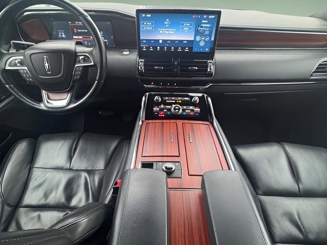 Used 2024 Lincoln Navigator Reserve image 11