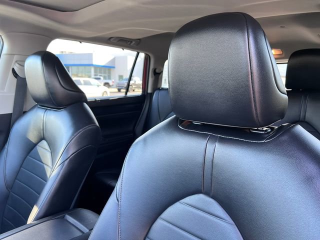 Used 2022 Toyota Highlander XLE AWD/4WD image 14