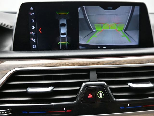 Used 2018 BMW 740i w/ Executive Package RWD image 27