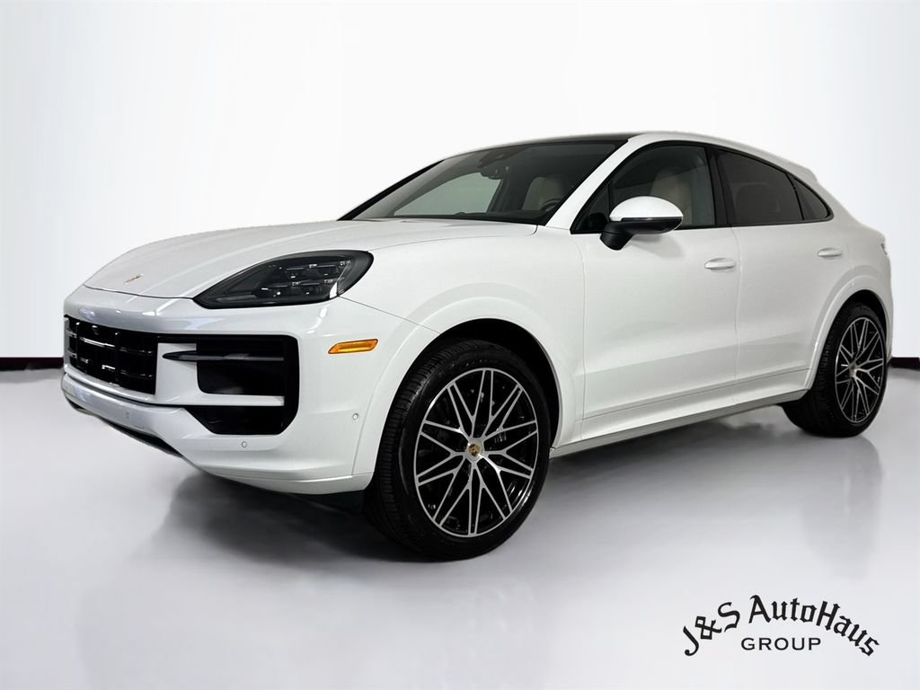 Used 2024 Porsche Cayenne Coupe AWD/4WD image 3