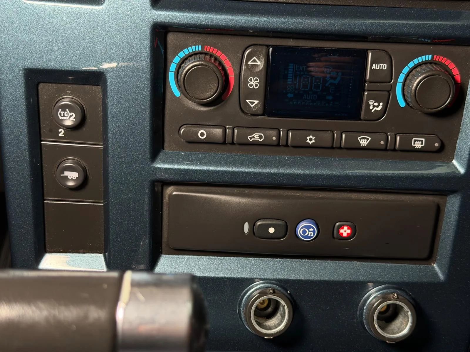 Used 2005 HUMMER H2 w/ Preferred Equipment Group AWD/4WD image 33