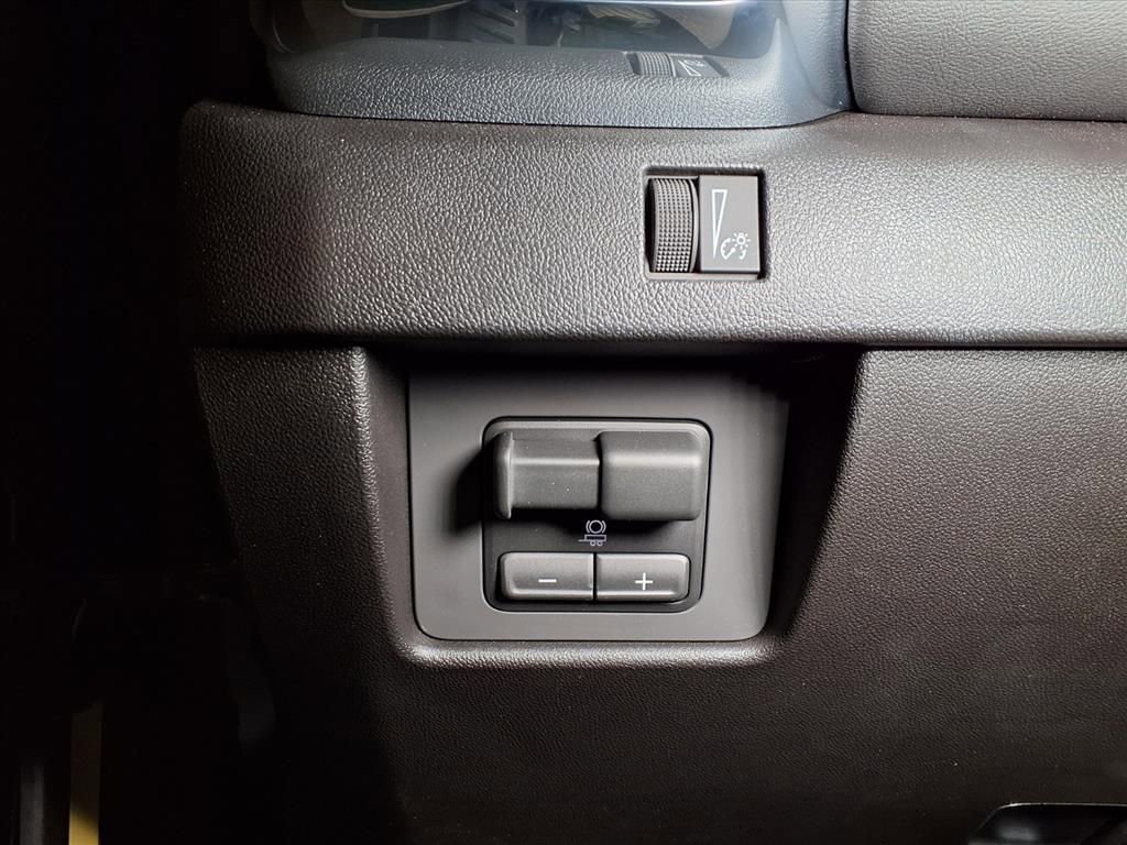 New 2026 GMC Canyon Elevation w/ Convenience Package image 17