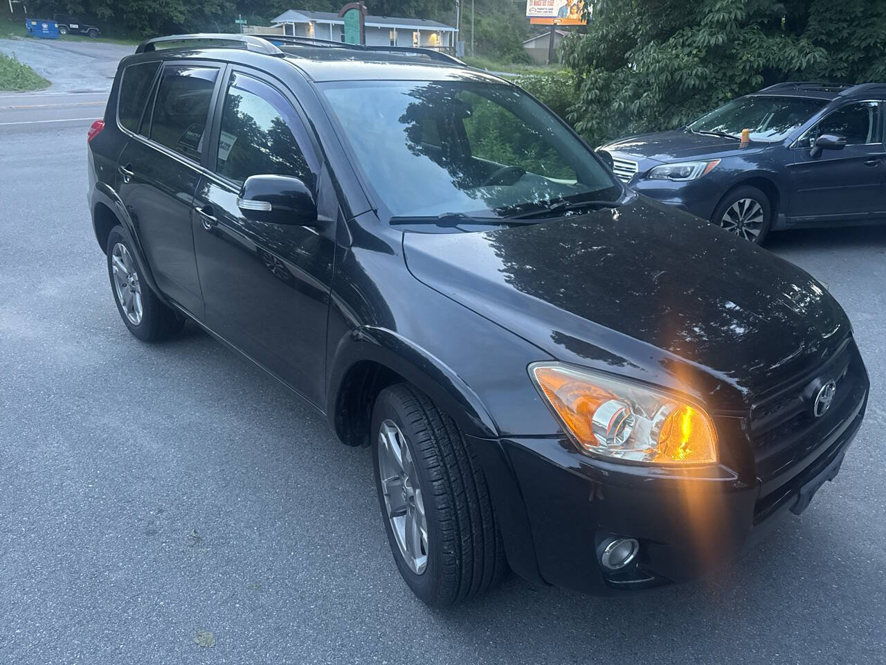 Used 2011 Toyota RAV4 Sport w/ Sport Appearance Pkg AWD/4WD image 6