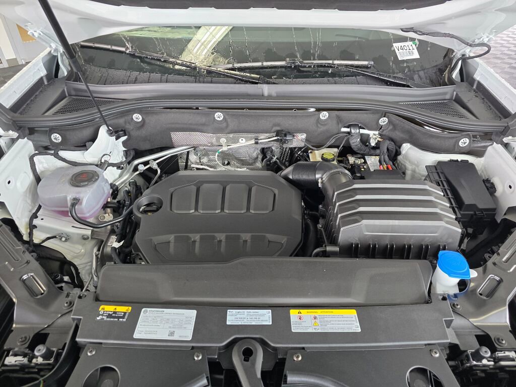 New 2025 Volkswagen Atlas Cross Sport SEL R-Line image 10