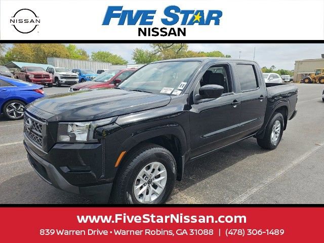 Used 2024 Nissan Frontier SV image 2