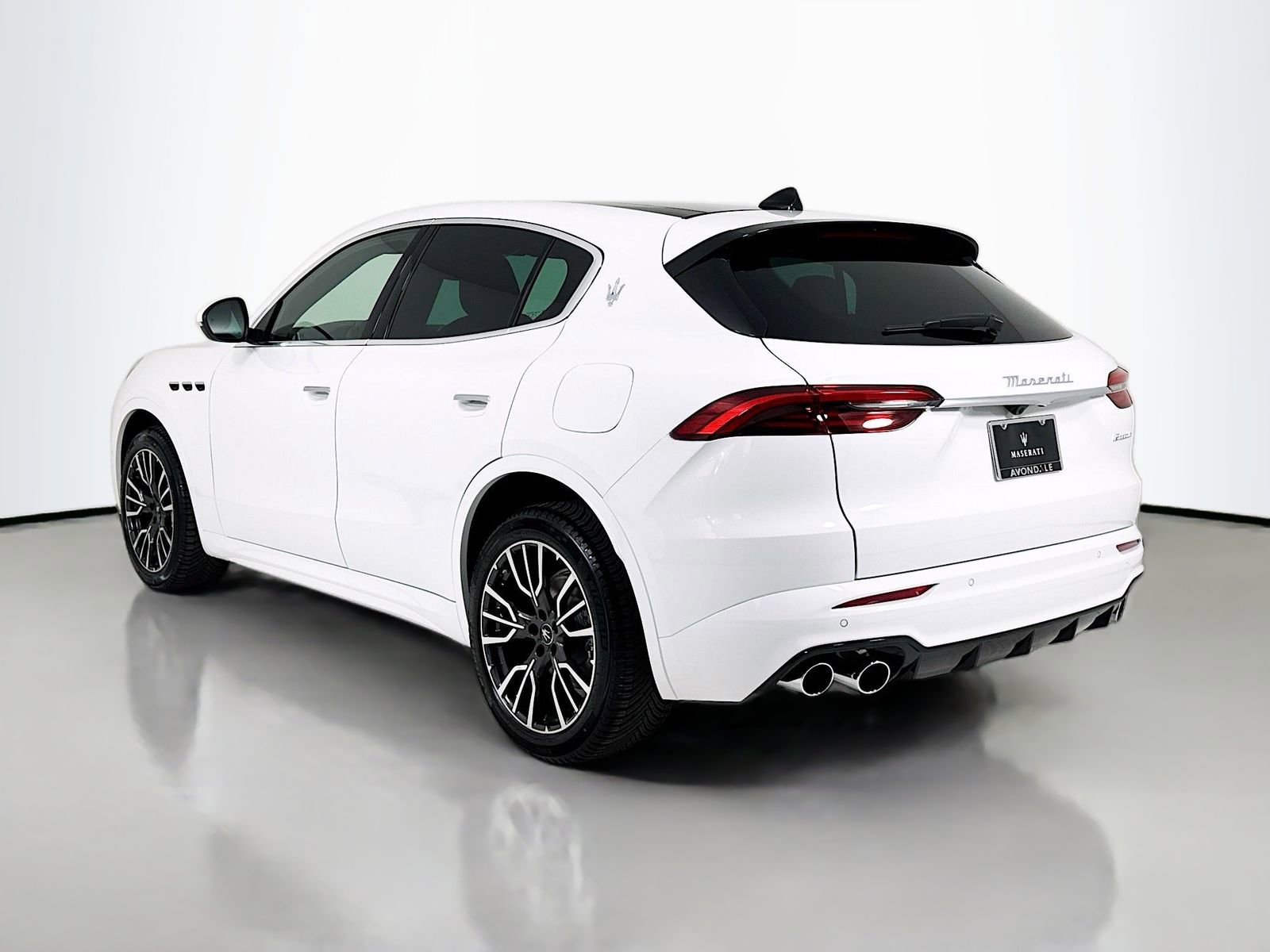 New 2025 Maserati Grecale GT image 6