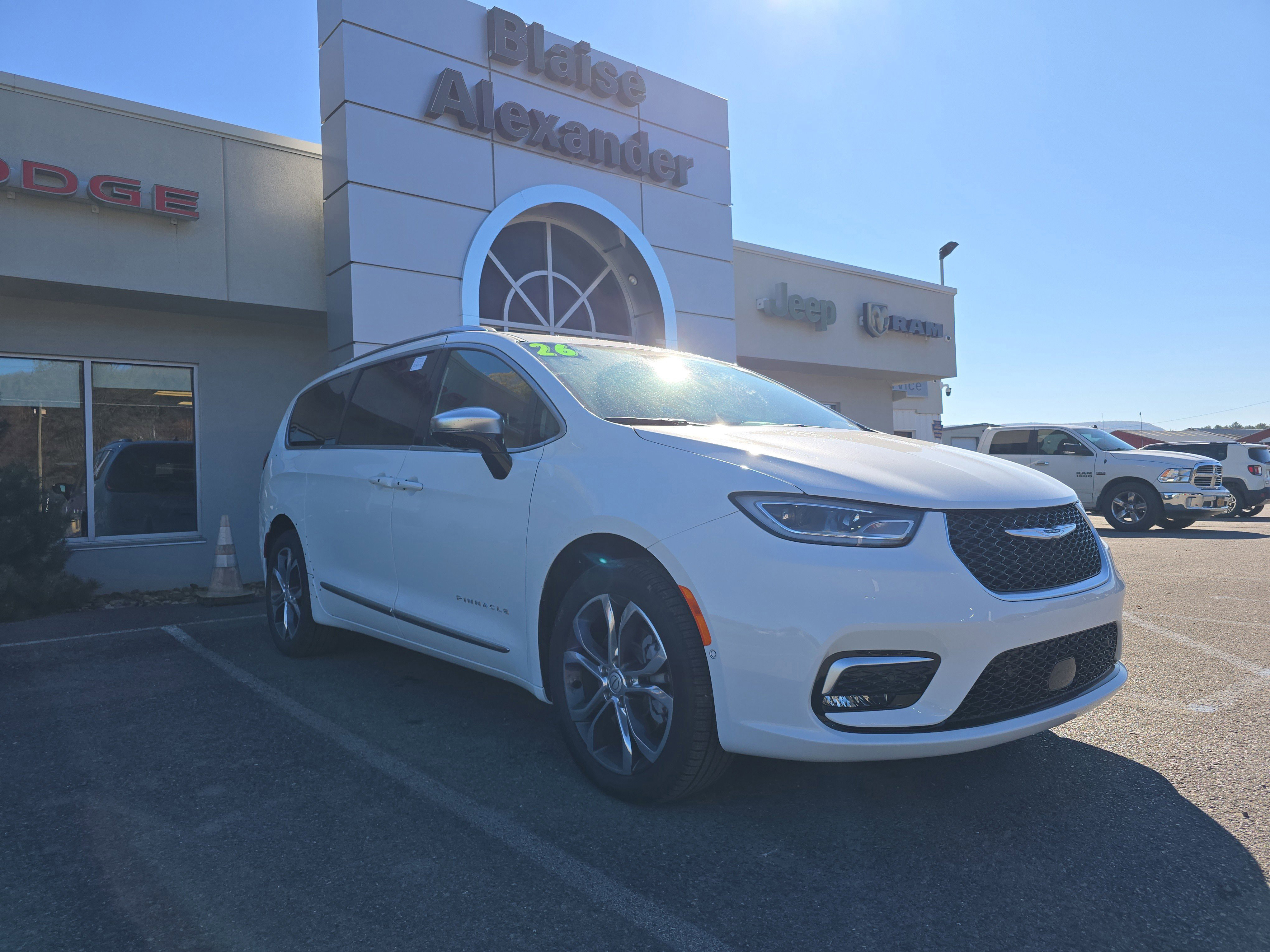 New 2026 Chrysler Pacifica Pinnacle image 1