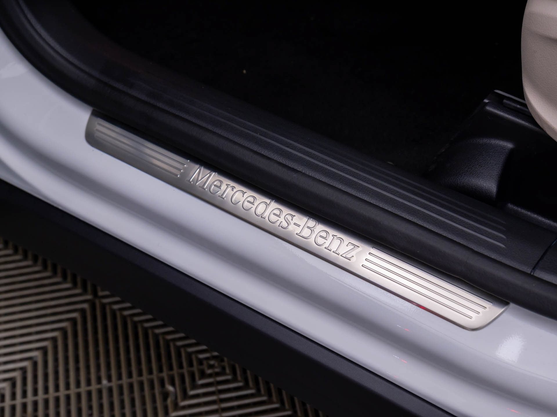 New 2026 Mercedes-Benz GLB 250 4MATIC image 16