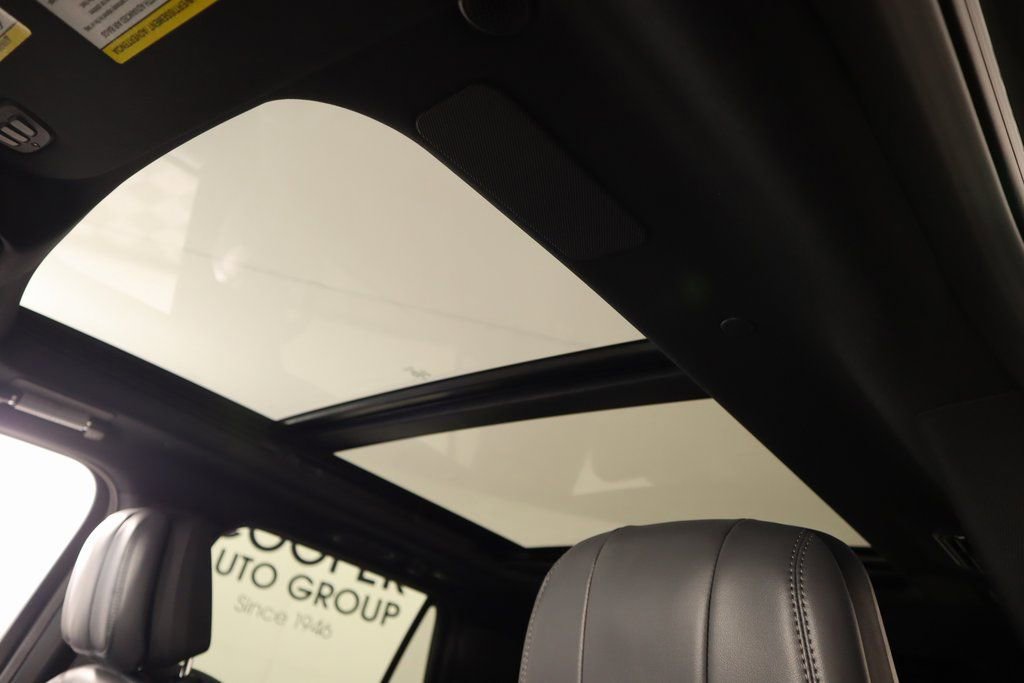 New 2025 Lincoln Navigator Reserve w/ Jet Appearance Package image 16