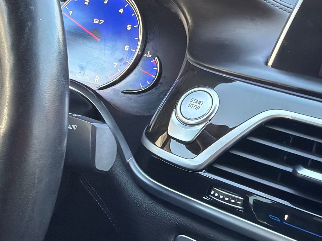 Used 2018 BMW ALPINA B7 xDrive image 32