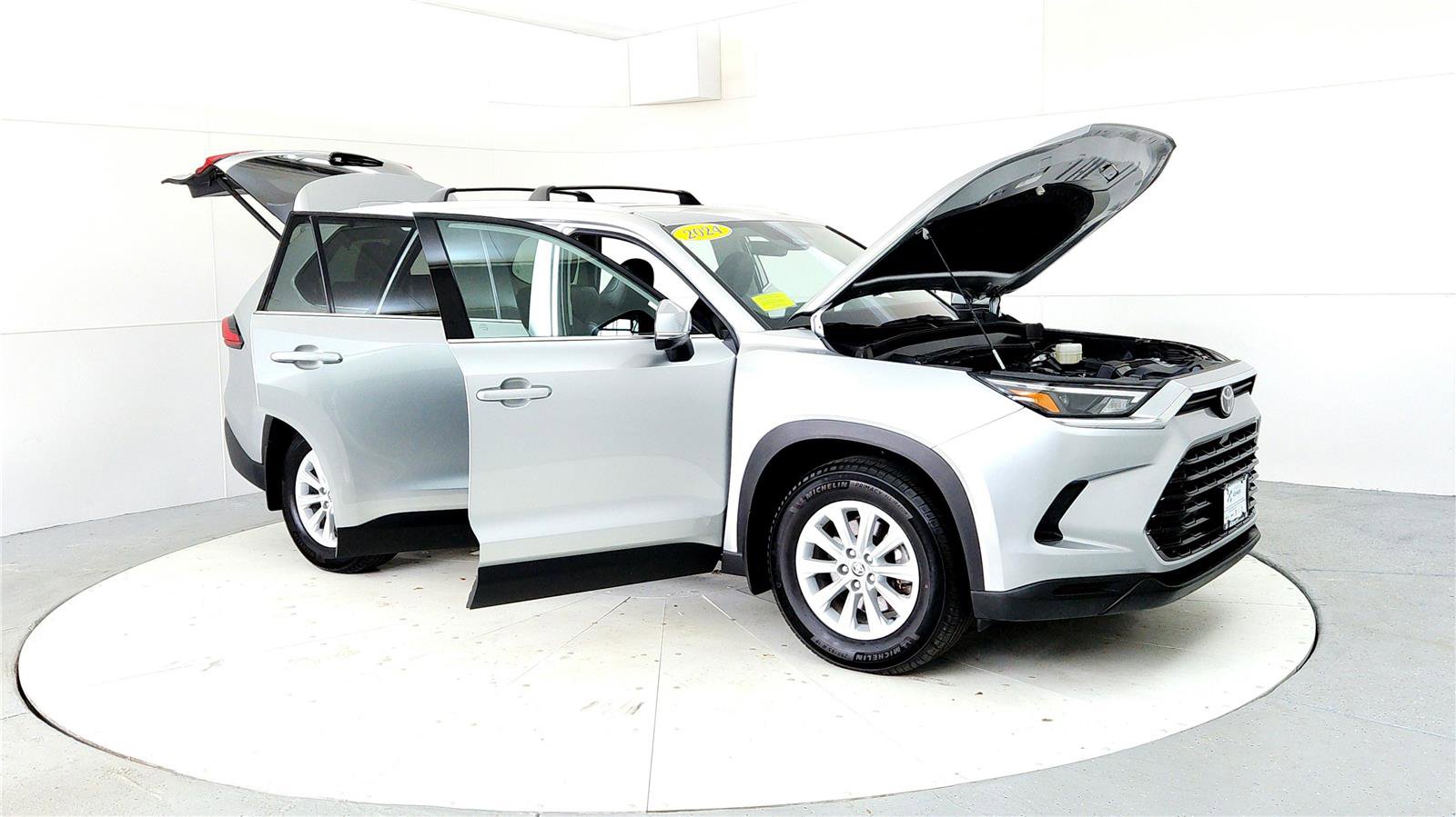 Certified 2024 Toyota Grand Highlander XLE image 12