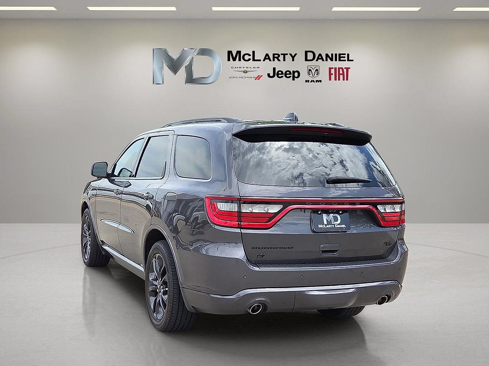 Used 2023 Dodge Durango R/T w/ Blacktop Package AWD/4WD image 4