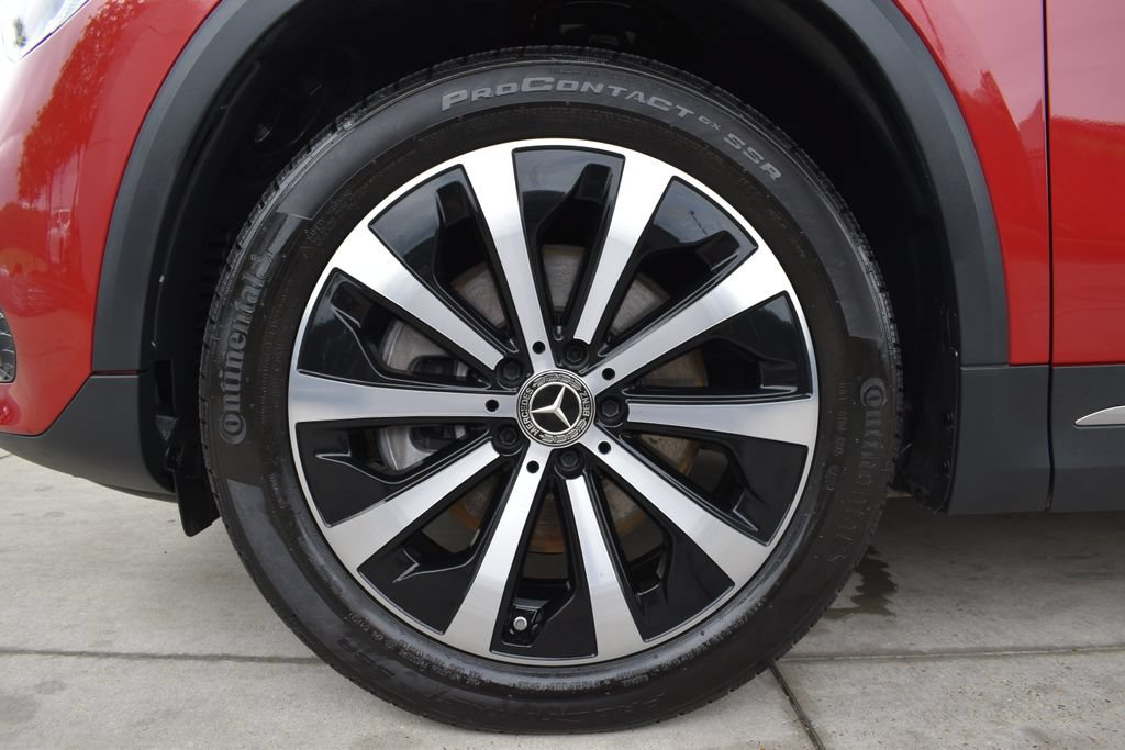Used 2021 Mercedes-Benz GLA 250 4MATIC w/ Premium Package image 14