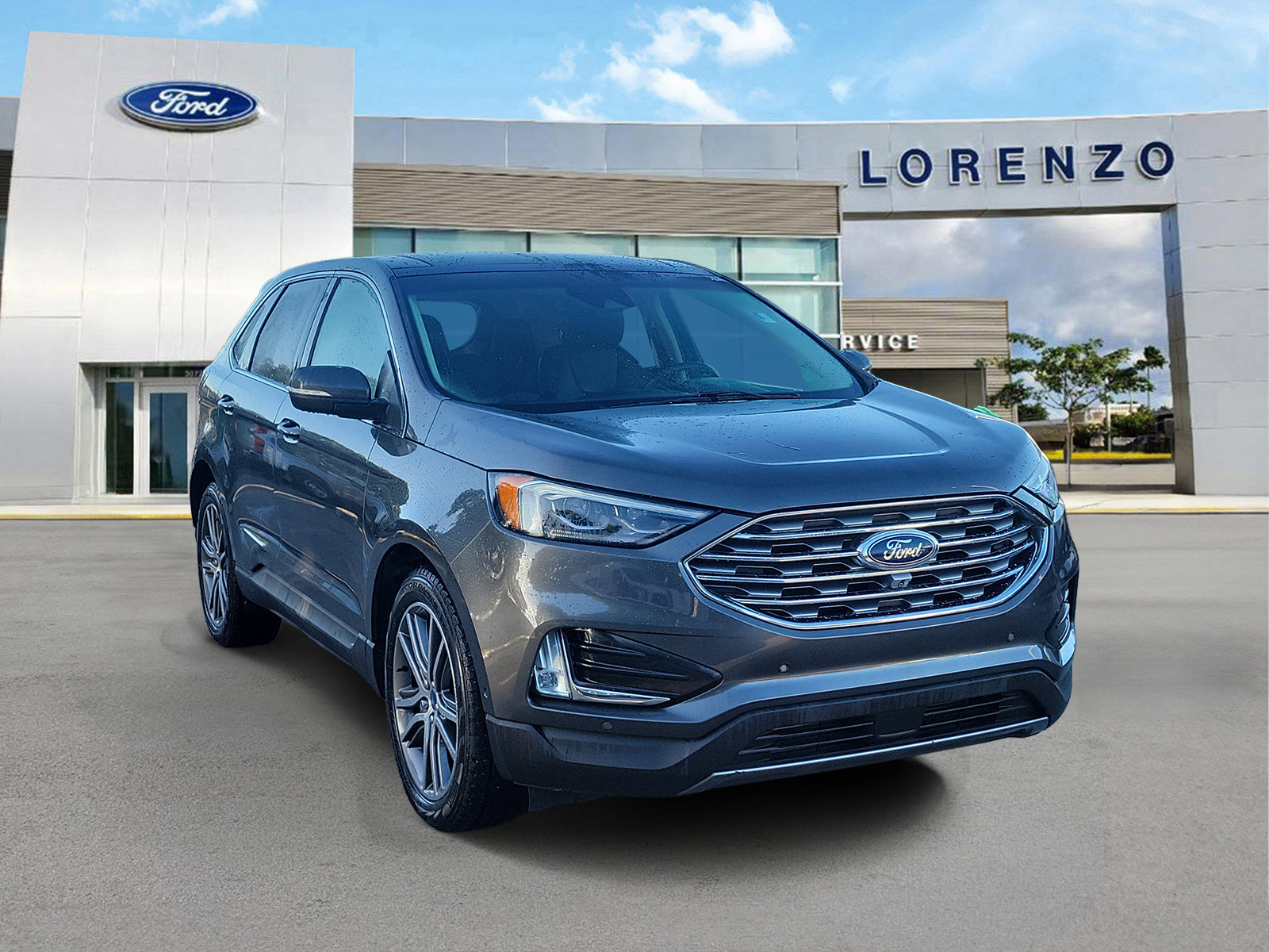 Used 2019 Ford Edge Titanium w/ Equipment Group 301A FWD image 3