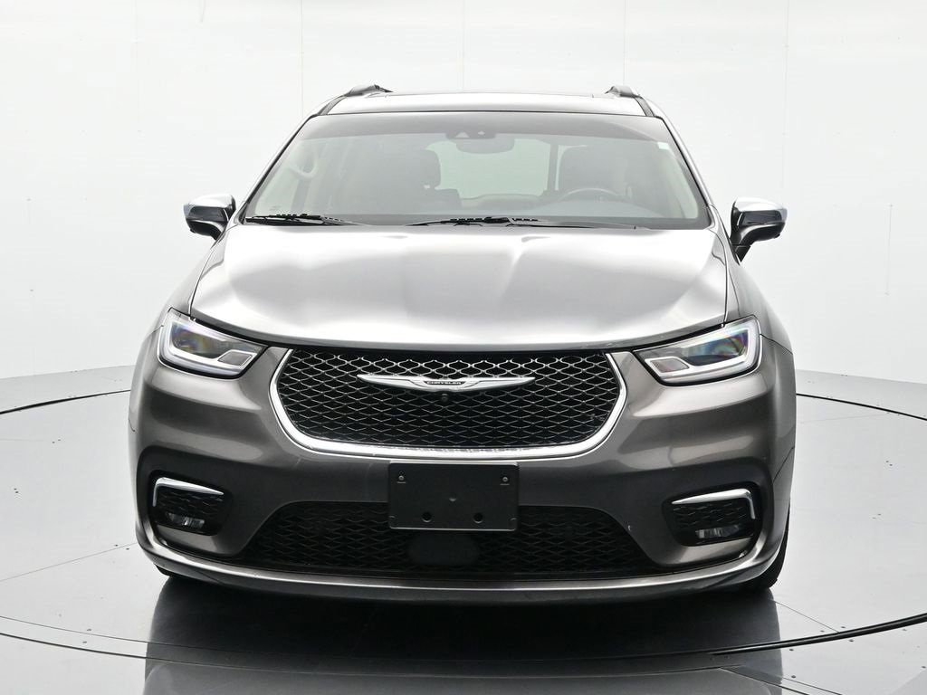 Used 2022 Chrysler Pacifica Limited image 2