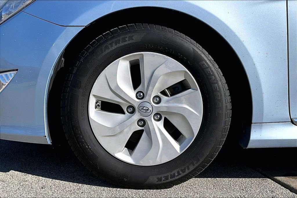 Used 2015 Hyundai Sonata Hybrid image 10