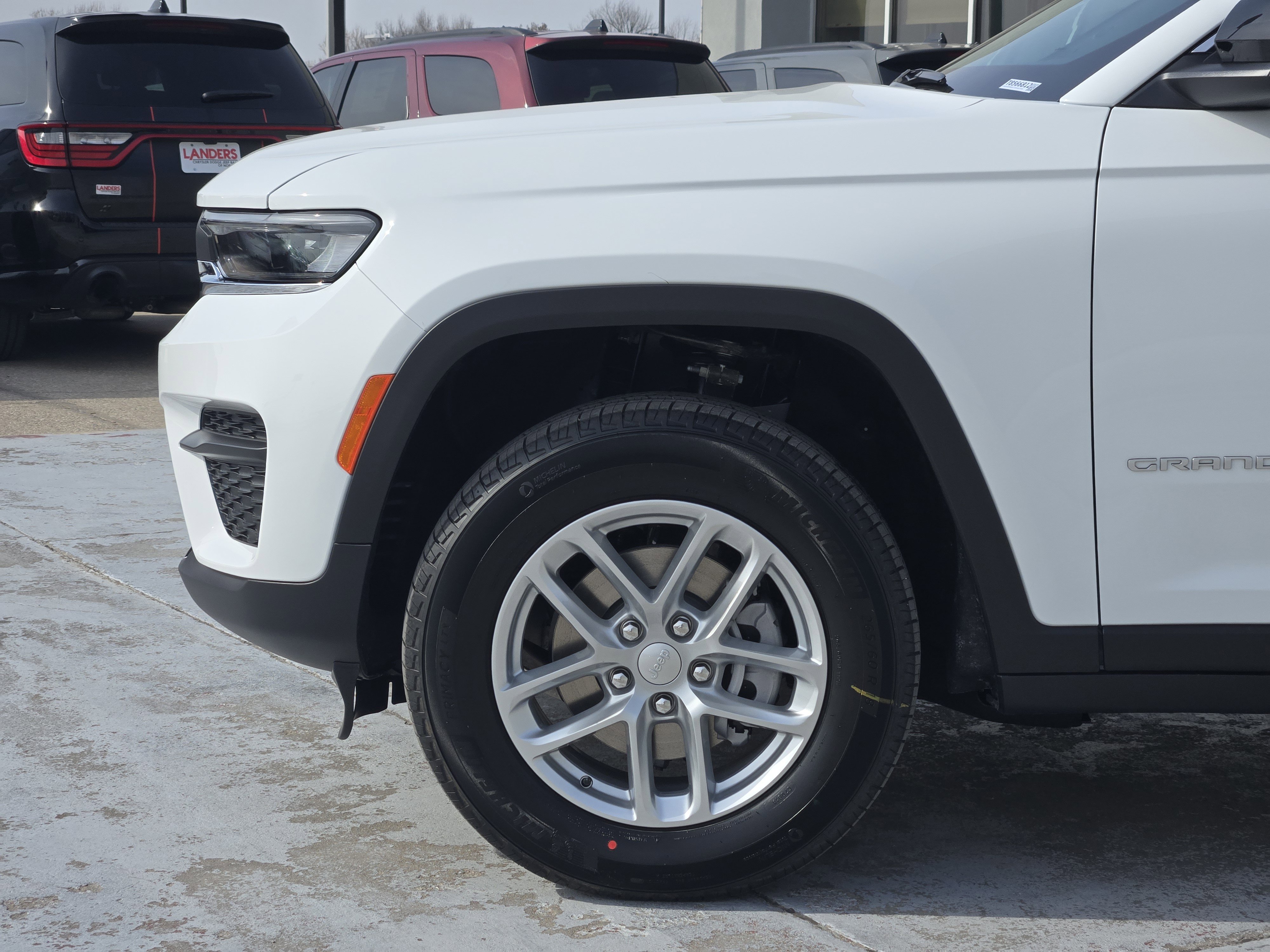 New 2026 Jeep Grand Cherokee Laredo image 5