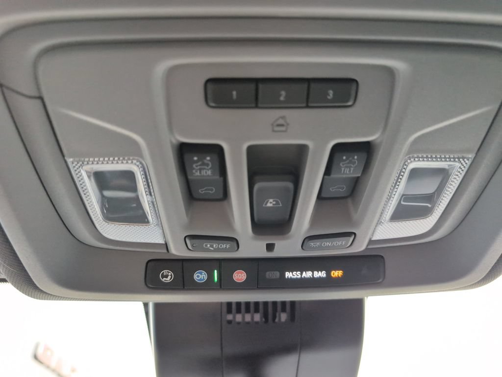 Used 2023 Chevrolet Silverado 1500 LT Trail Boss w/ LT Trail Boss Premium Package AWD/4WD image 28