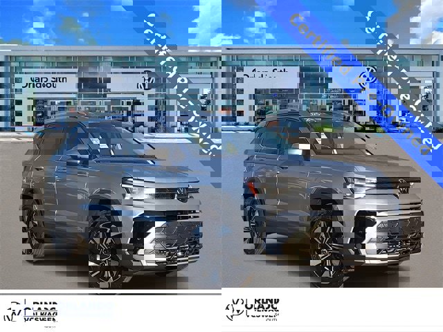 Certified 2025 Volkswagen Taos SE w/ Panoramic Sunroof Package