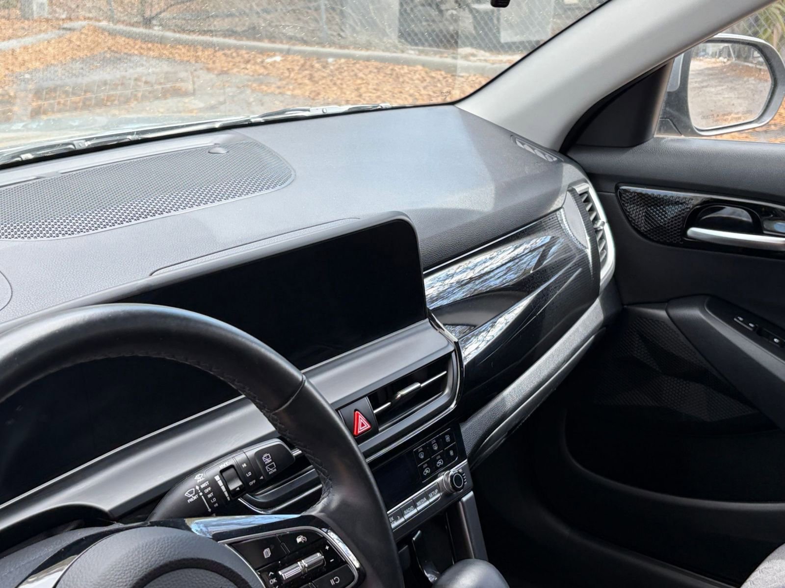 Used 2025 Kia Seltos S image 32