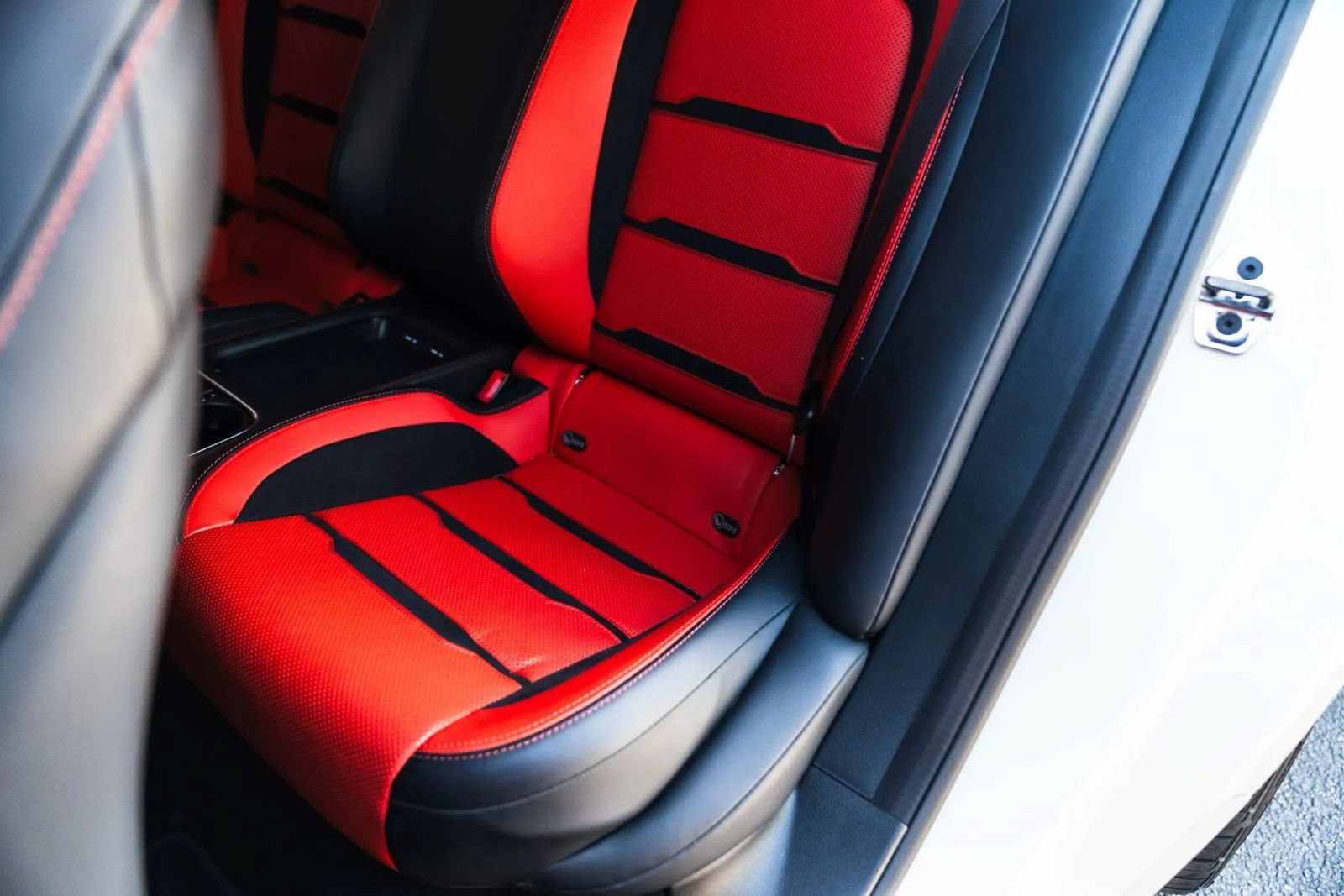 Used 2022 Mercedes-Benz AMG GT 43 image 26