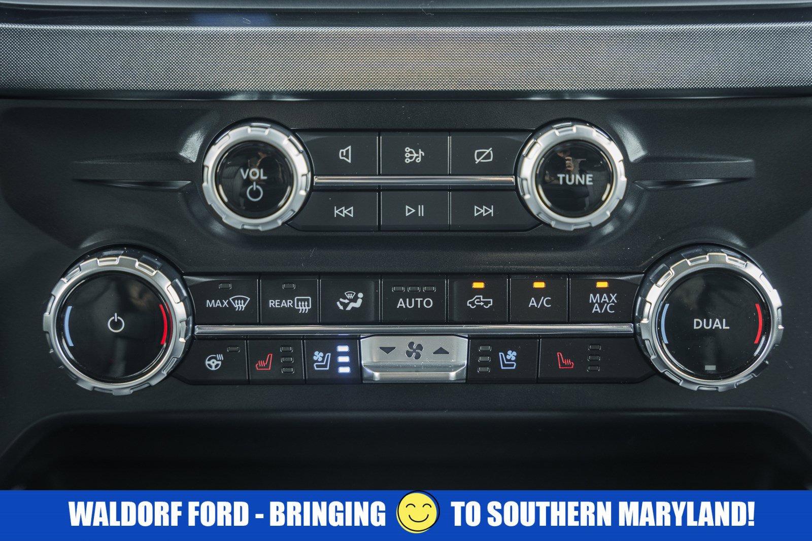 Used 2023 Ford F450 Limited w/ FX4 Off-Road Package image 30