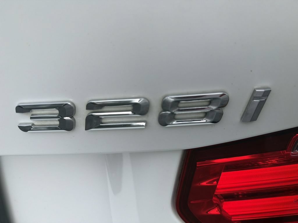 Used 2014 BMW 328i xDrive Sedan AWD/4WD image 15