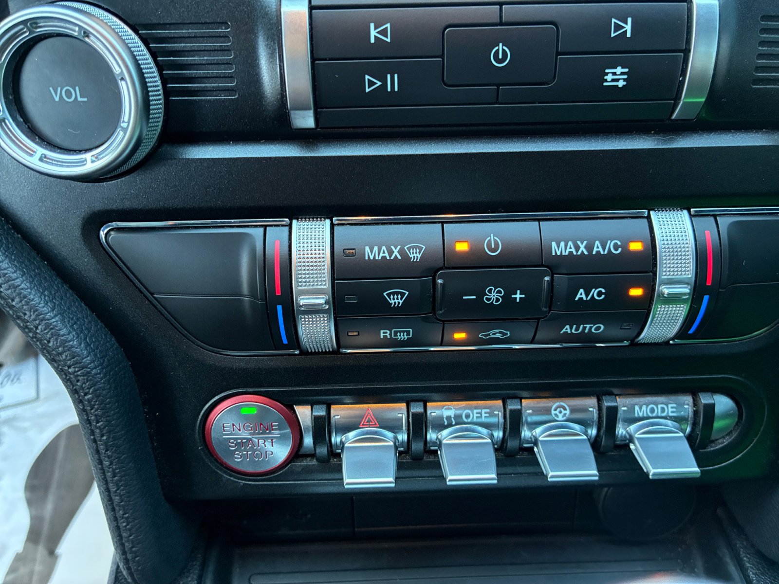 Used 2020 Ford Mustang EcoBoost w/ Equipment Group 101A image 21