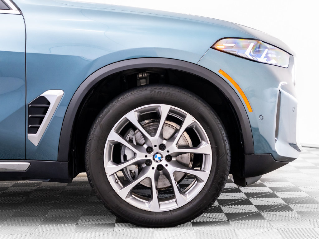 Used 2024 BMW X5 xDrive40i w/ Premium Package AWD/4WD image 39