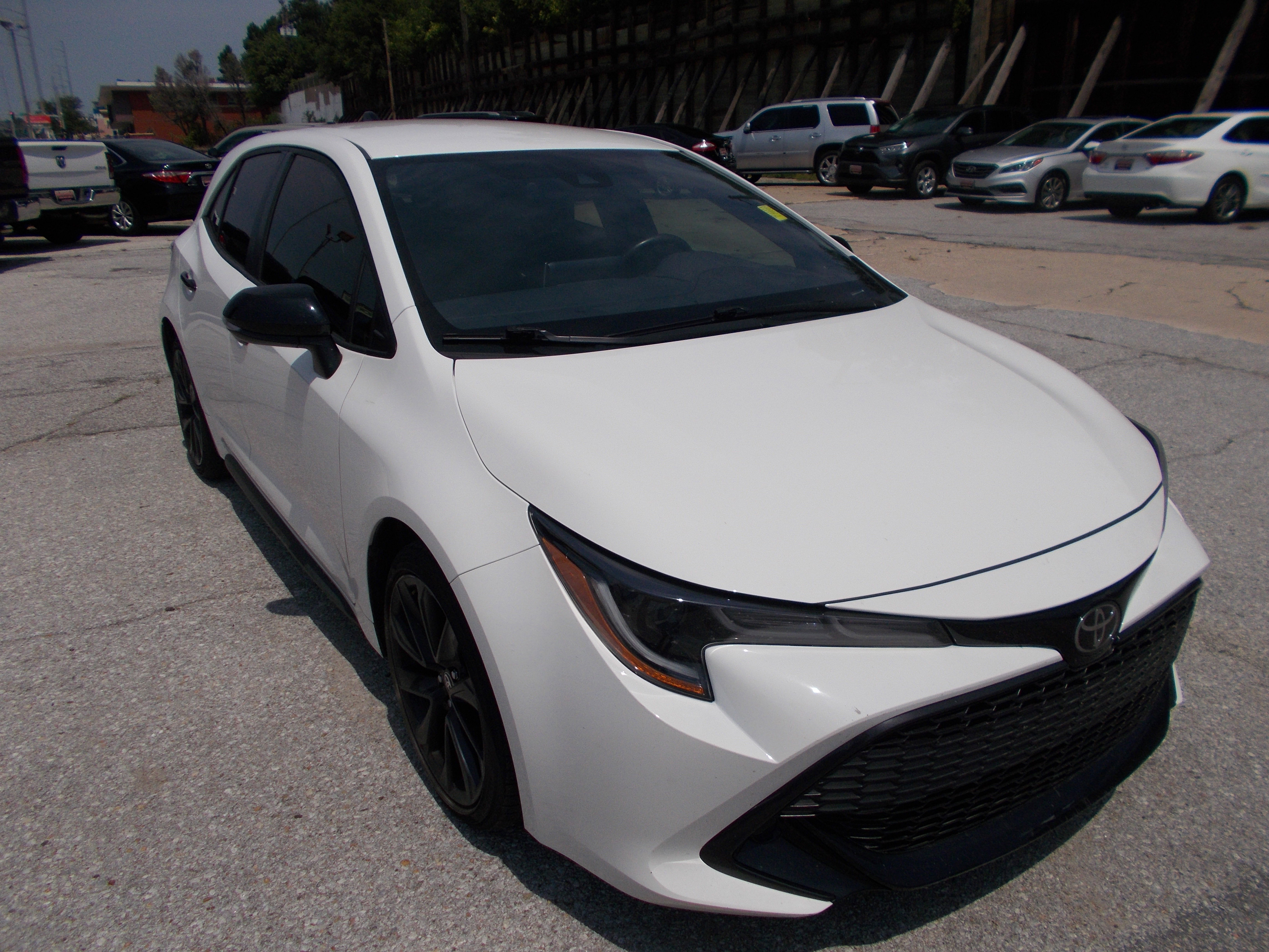 Used 2022 Toyota Corolla SE image 3