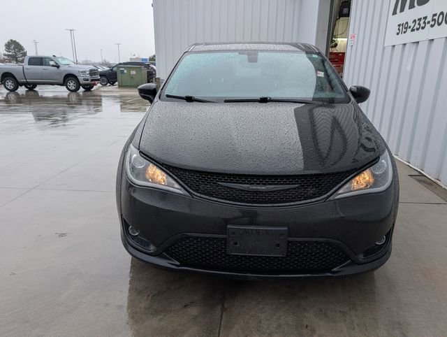 Used 2019 Chrysler Pacifica Touring Plus w/ S Appearance Package image 21